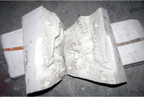 如何避免模具硅膠制品破裂？