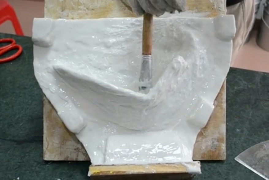 模具硅膠操作方法有幾種？
